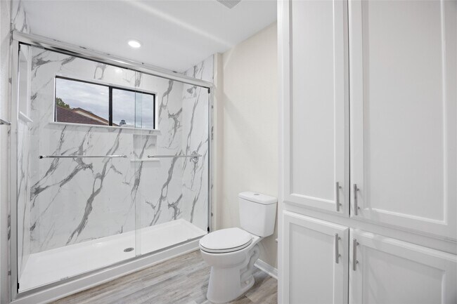 Building Photo - 2668 Bering Dr