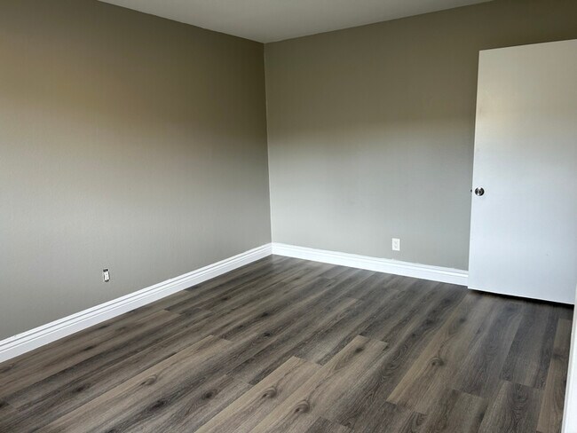 Building Photo - 3608 Midvale Ave