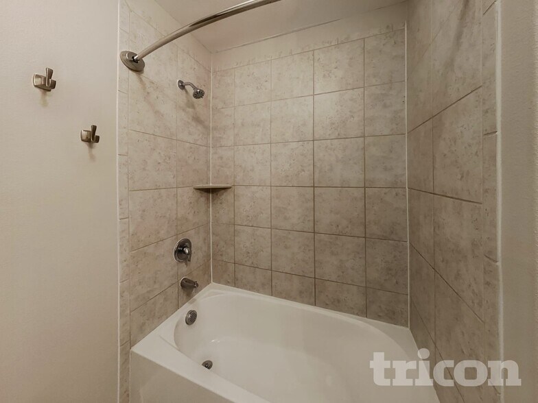 Building Photo - 112 Liberty Ln