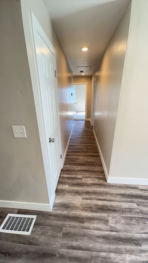 Building Photo - 4 Bed / 2.5 Bath Home in Kearns