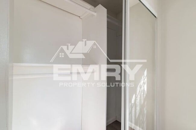 Building Photo - 1 Bed 1 Bath Home for Rent Holmes Ave Los Angeles CA 90054