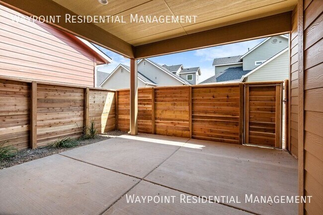 Building Photo - 2457 N Ashgrove Ln