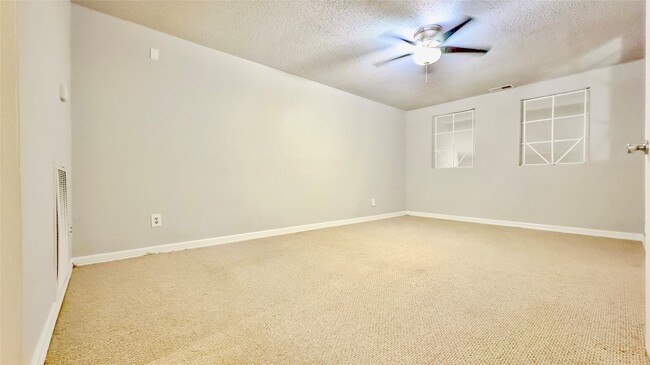 Building Photo - 6438 Alisa Ln