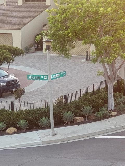 Building Photo - 2319 Caringa Way