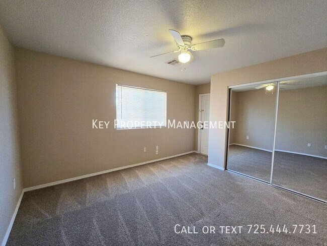 Building Photo - 3 BEDROOM/2 BATH CONDO IN THE NORTHEAST W/...