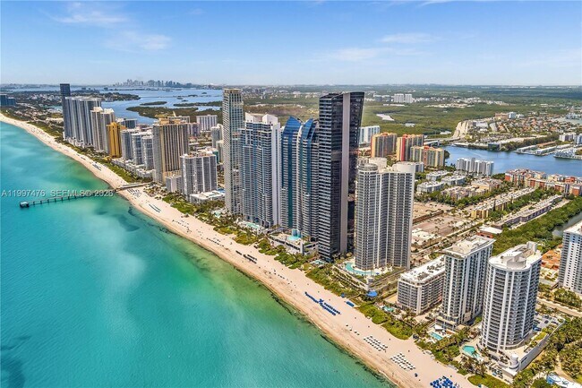 Building Photo - 17375 Collins Ave