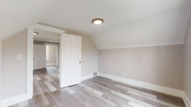 Building Photo - Lorain 2 Bedroom Single Family Home