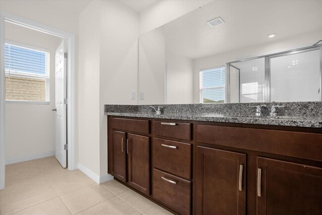 Building Photo - 2498 Empress Dr