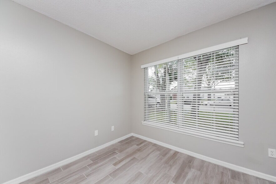 Building Photo - 1125 Winding Water Way