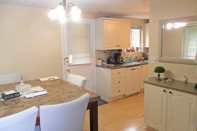 Building Photo - 126 Wilson Dr