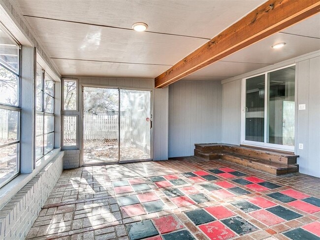 Building Photo - 816 S Santa Fe Dr