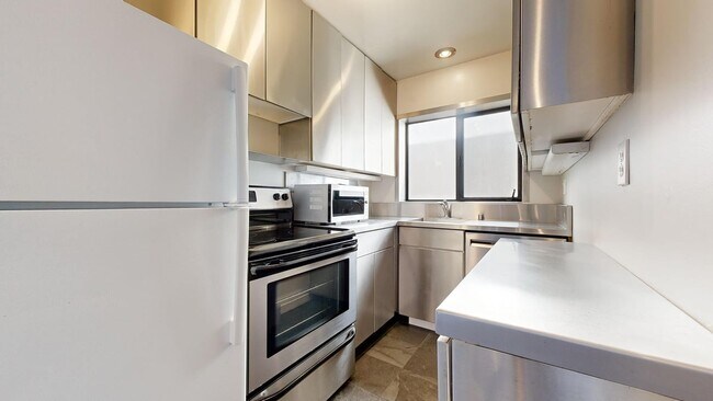 Building Photo - 1817 California St