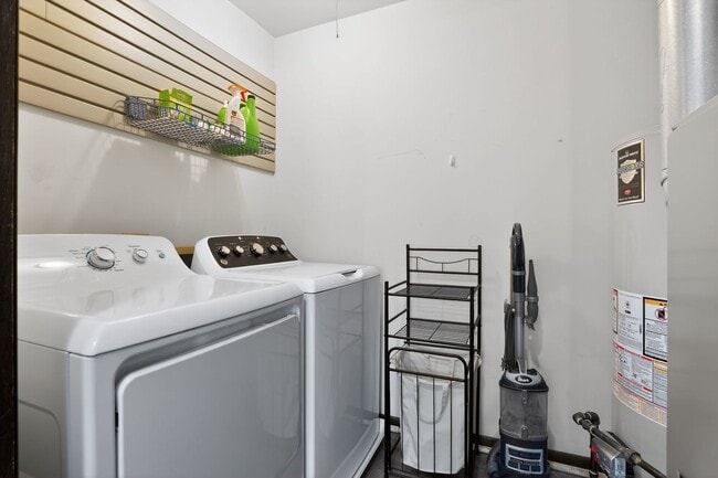 Building Photo - 1336 Queensgreen Cir