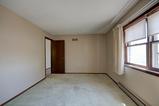 Building Photo - 1608 Richmond Cir