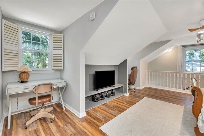 Building Photo - 112 Rosemont St