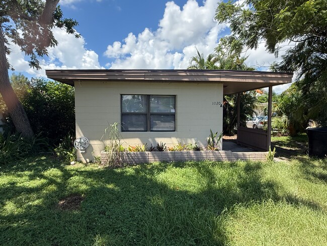 Building Photo - 1020 Queen St N