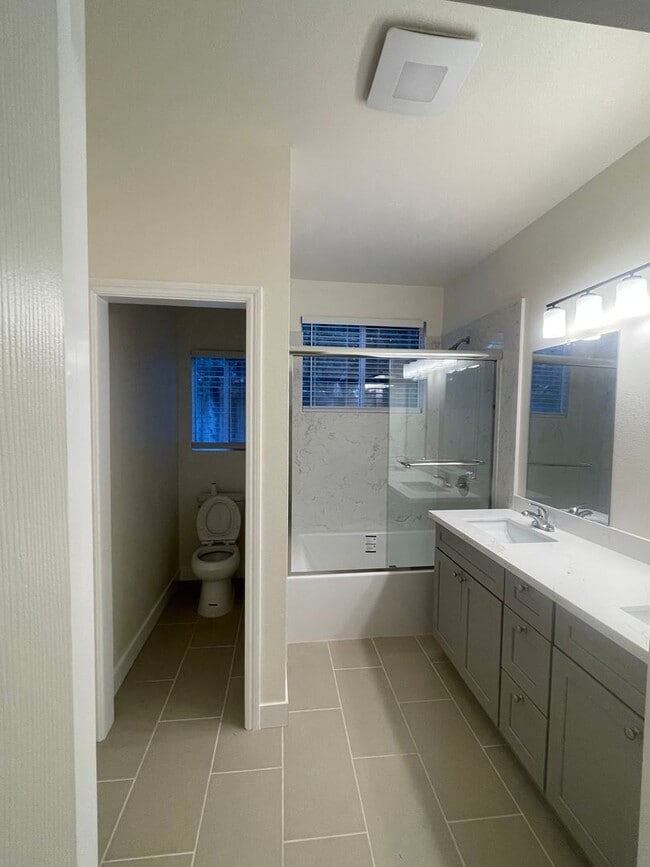 Building Photo - Beautiful 3/2 Elk Grove Home