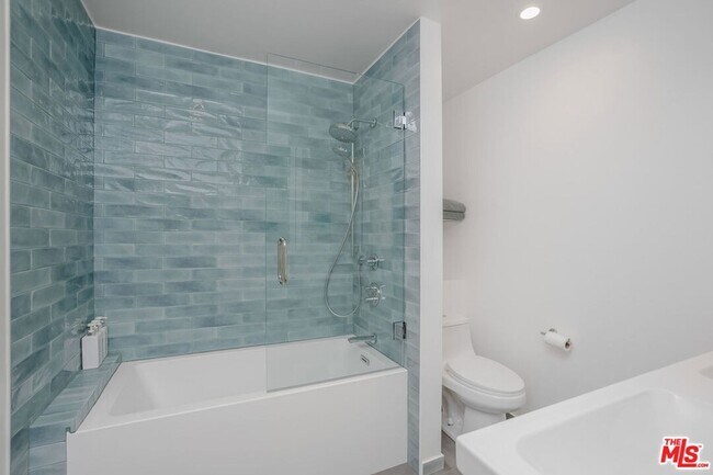 Building Photo - 4108 Highland Ave