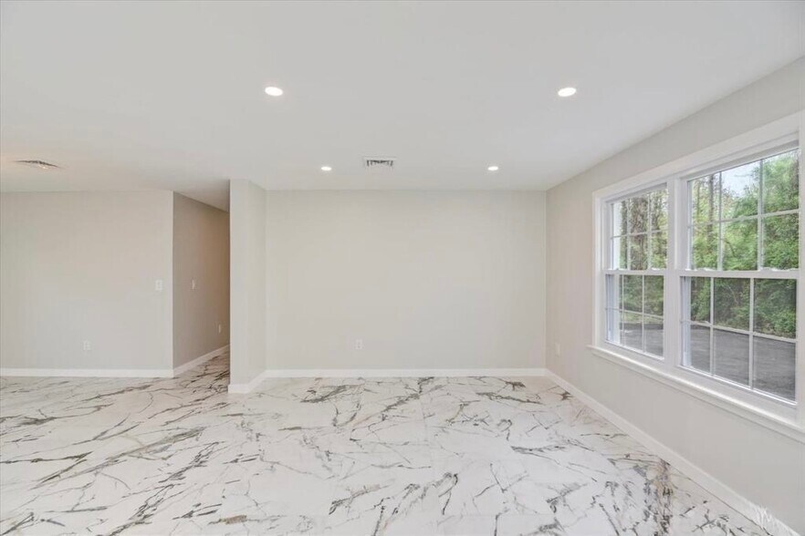 Building Photo - 466 Old Georges Rd