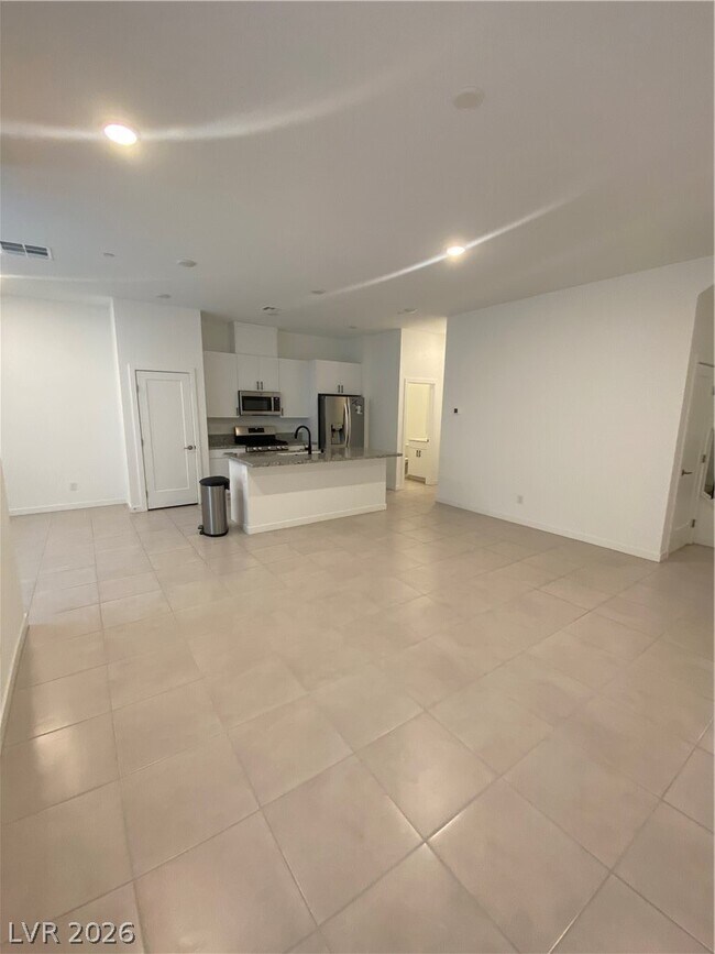 Building Photo - 3211 Centano Ave