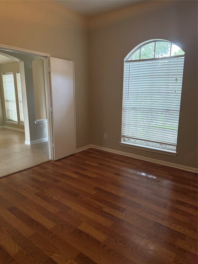 Building Photo - 15318 Inks Lake Dr