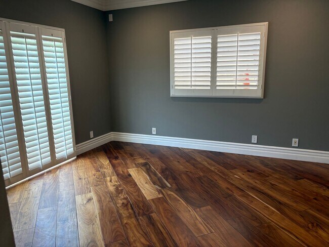 Building Photo - Spectacular-Remodeled 4-Bedroom Home with Pool, Spa, + 600 sqft Bonus Space in lovely Sylmar neig...