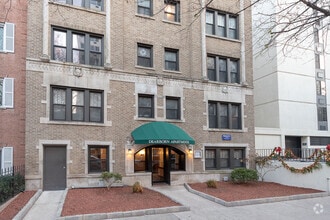 Building Photo - 1350 N Dearborn St