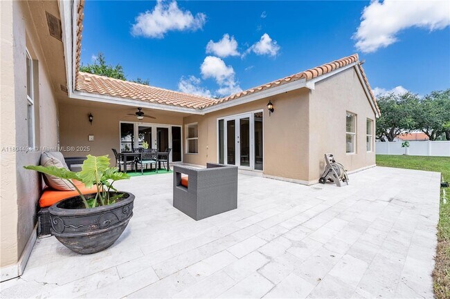 Building Photo - 1840 SW 135th Way