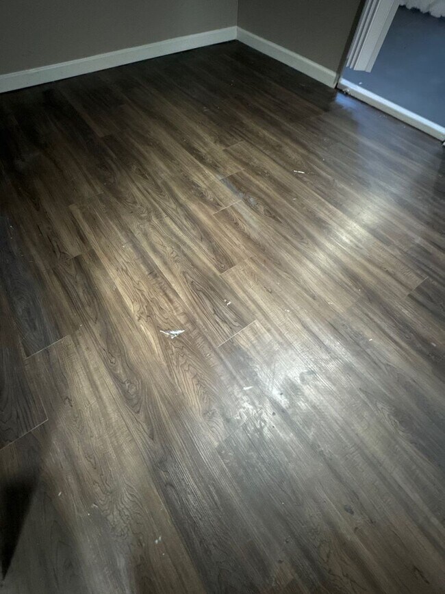 Building Photo - AVAILABLE NOW!! Oak Grove 3 Bed 2 Car garage!