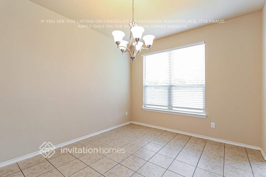 Building Photo - 5544 Thunder Bay Dr