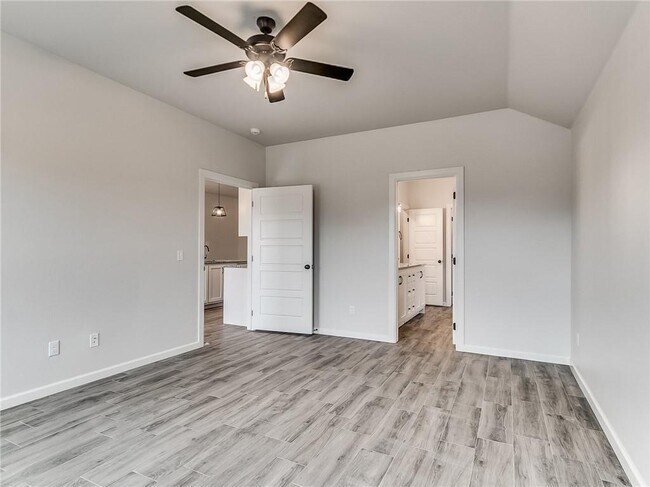 Building Photo - 16705 Monroe Dr