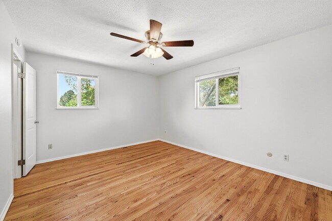 Building Photo - $1,895.95, 3-bed, 2-bath, located in Colorado Springs with Central AC.