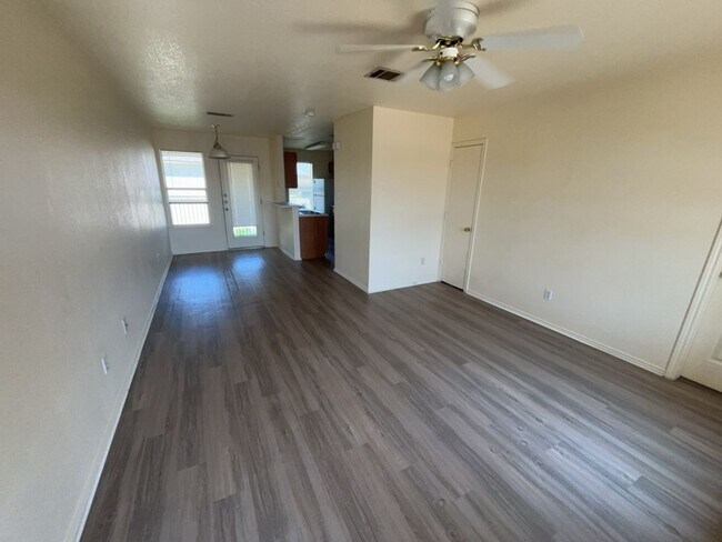 Building Photo - 5705 Greengate Dr