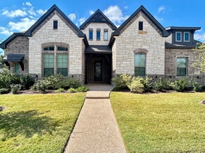 Building Photo - 2321 Paddington Way