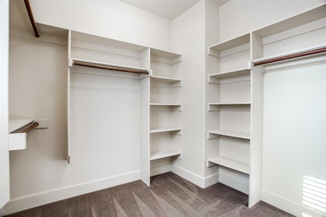 Building Photo - 4323 Dickason Ave