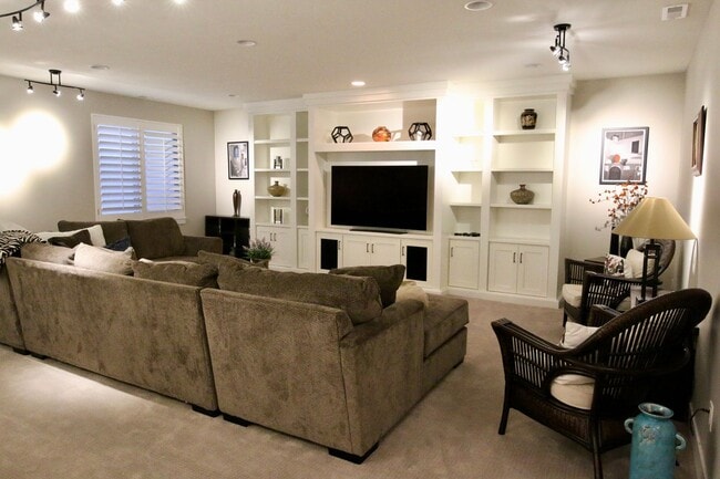 Building Photo - Lovely Home For Rent In Highland, UT (Fully Furnished)