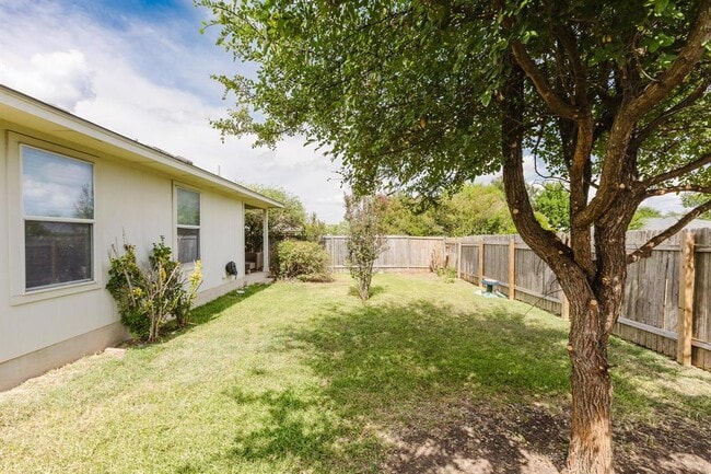 Building Photo - 1409 Molson Lake Dr