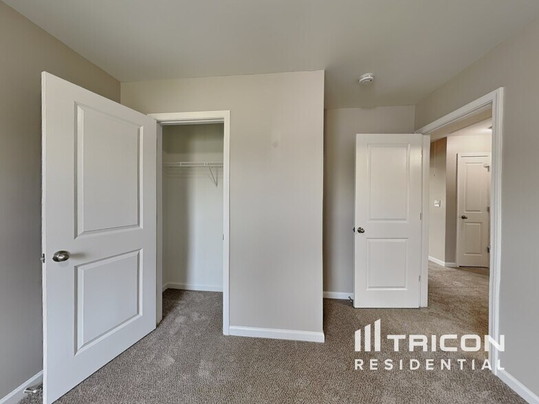 Building Photo - 646 Nonsuch Way