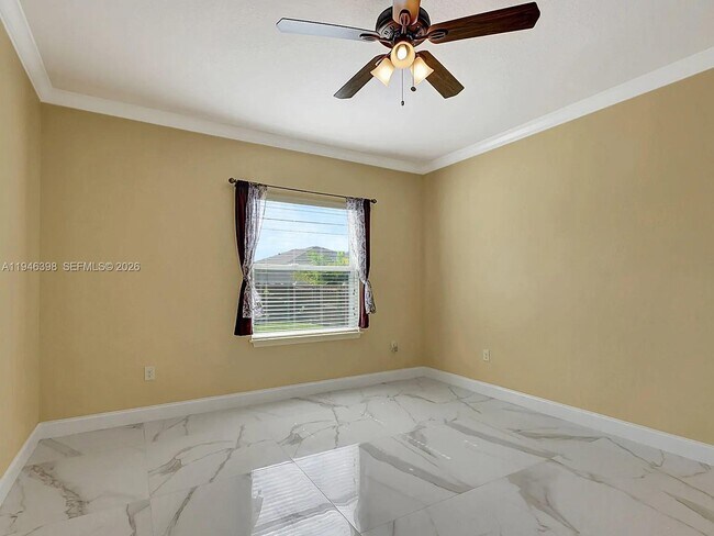 Building Photo - 1018 SW Eckard Ave