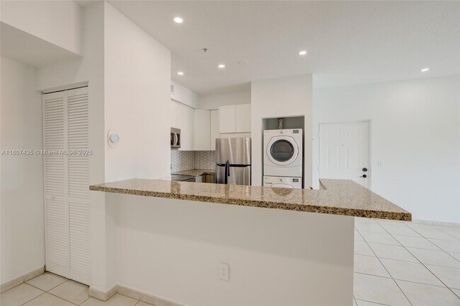 Building Photo - 7330 NW 114th Ave