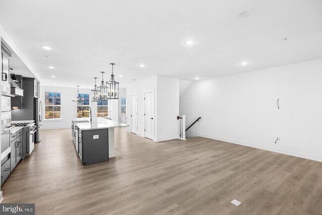 Building Photo - 118 Locke St