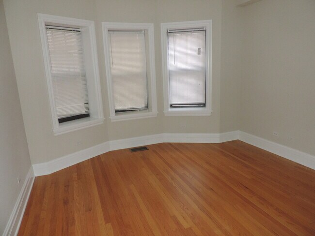 Building Photo - 836 Judson Ave