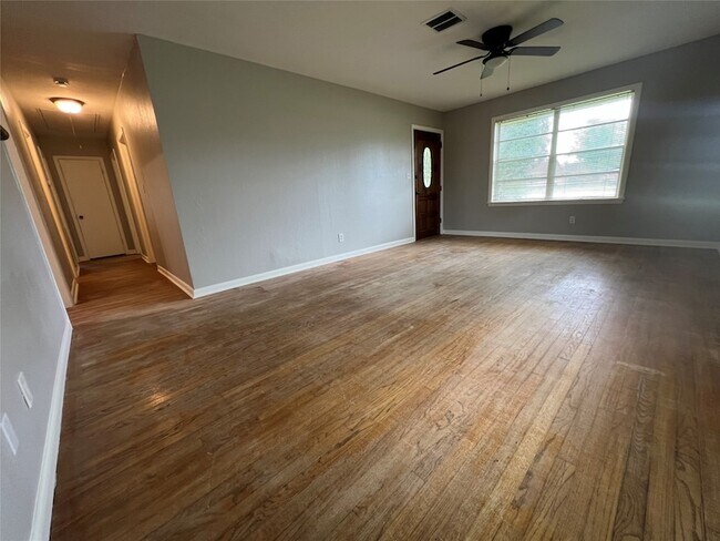 Building Photo - 2603 Goldenrod St