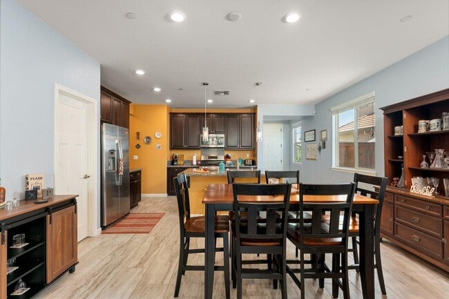 Building Photo - 9363 Wild Lilac Cir