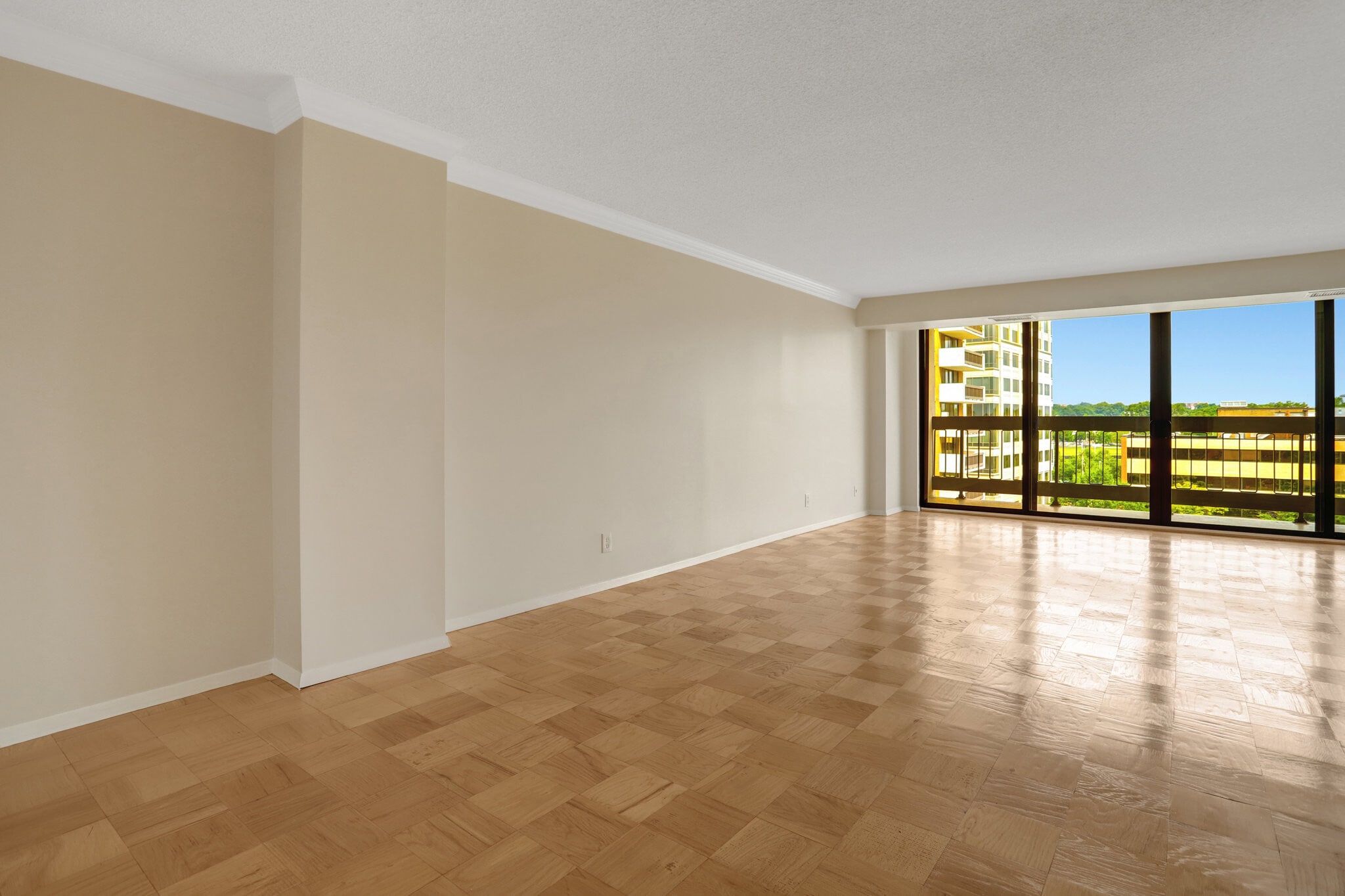 Building Photo - 3800 Fairfax Dr