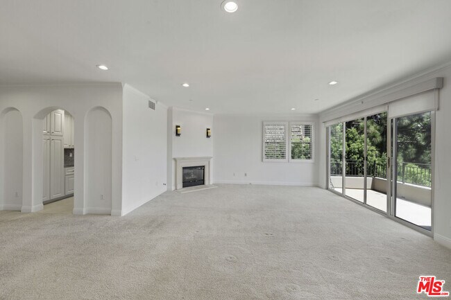 Building Photo - 1820 Benecia Ave