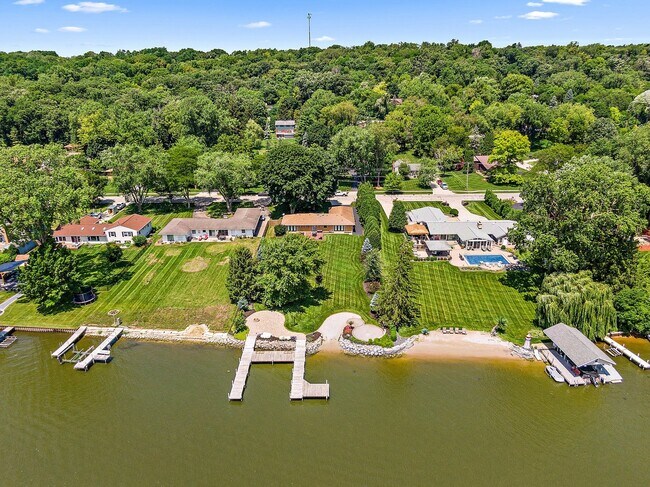 Building Photo - 1037 N Harrison St