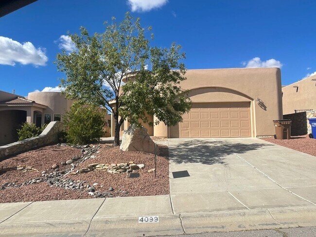 Building Photo - Charming 3 Bedroom, 2 Bath, 2 Car Garage Home - Available Now!