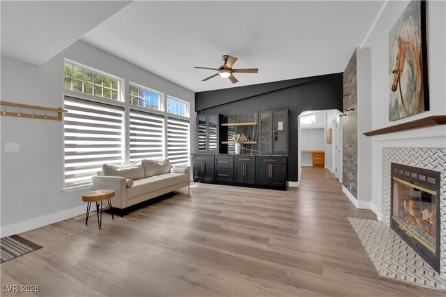 Building Photo - 6425 W Quail Ave