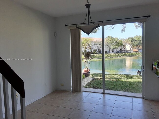 Building Photo - 2155 NE 3rd Ct